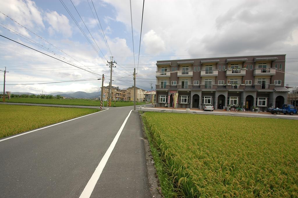 左岸villa 電動麻將k歌包棟主題派對 Луодонг Екстериор снимка